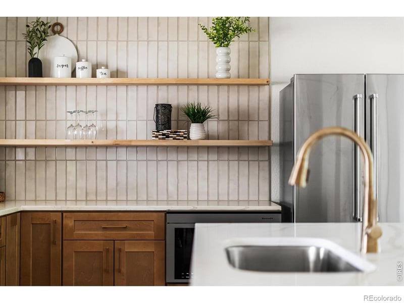 835 Hillside Ct, Longmont, CO 80501