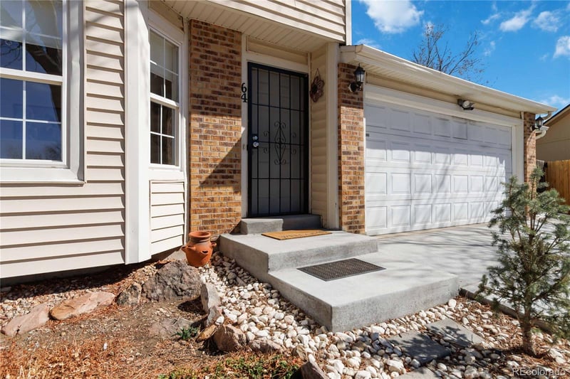 64 Macon St, Aurora, CO 80010