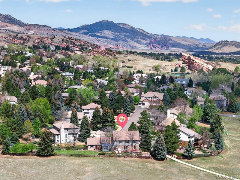 1 Snowy Owl Ln, Littleton, CO 80127