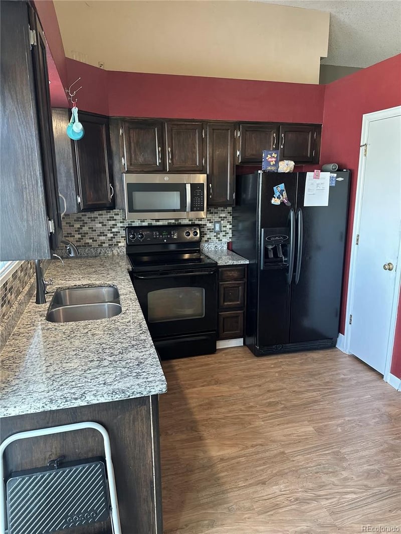 20927 Kelly Pl, Denver, CO 80249