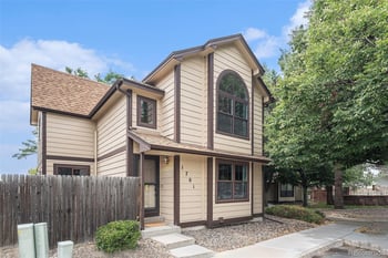 1701 Pitkin St, Aurora, CO 80017