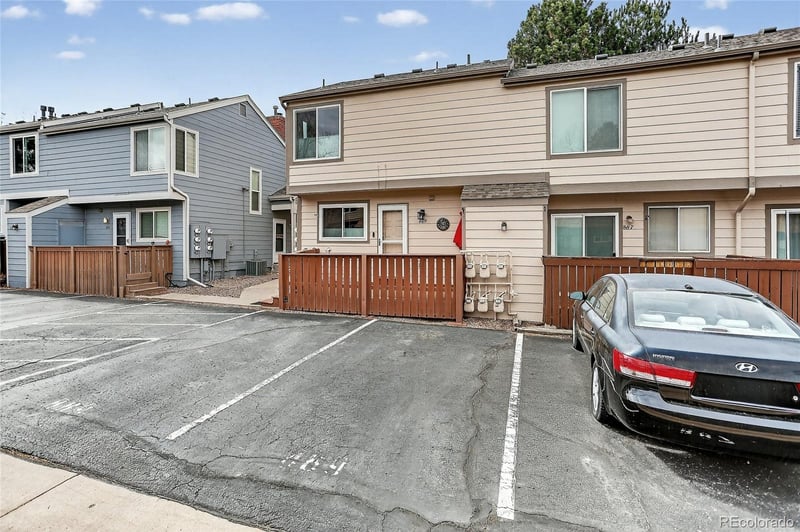 889 Summer Dr #14, Highlands Ranch, CO 80126