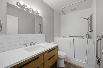 495 Dayton St #1D, Denver, CO 80247