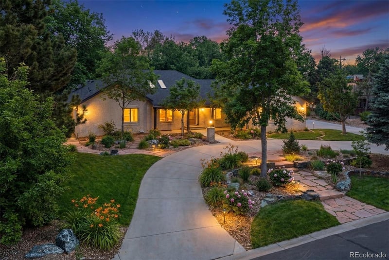 3880 Elkhart St, Aurora, CO 80014