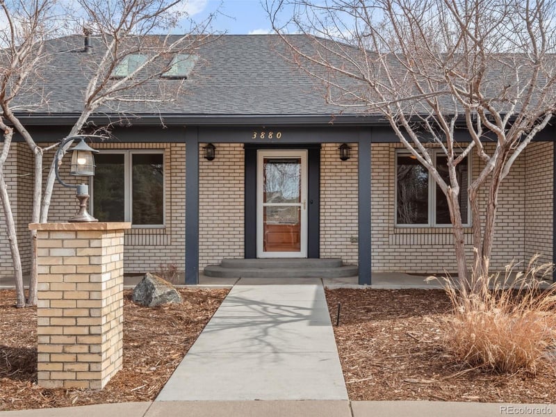 3880 S Elkhart St, Aurora, CO 80014