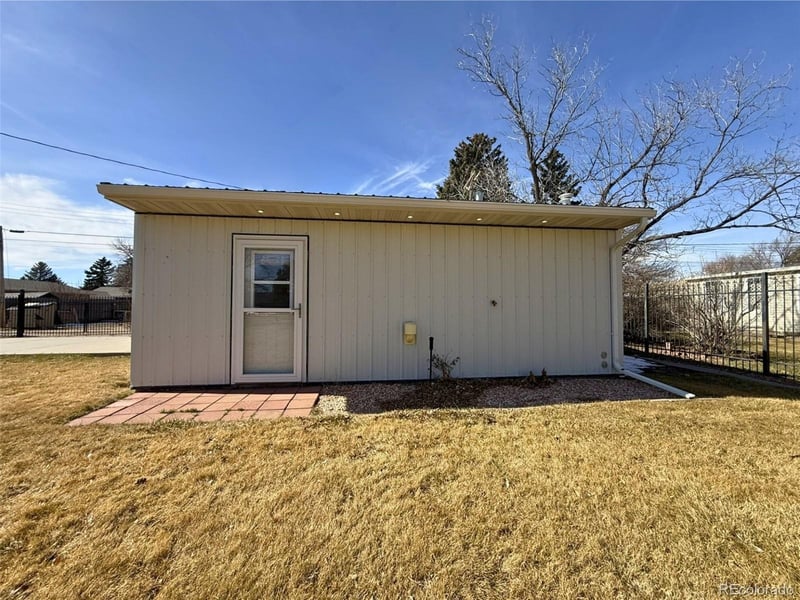 171 Oak St, Burlington, CO 80807