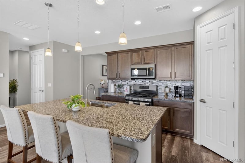 22350 Mansfield Pl, Aurora, CO 80018