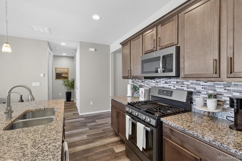 22350 Mansfield Pl, Aurora, CO 80018