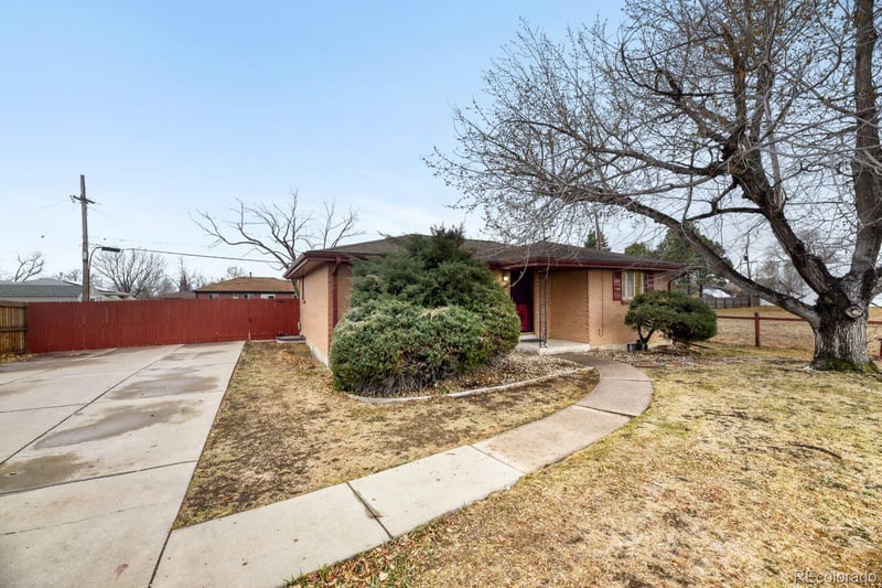 6130 Mississippi Ave, Lakewood, CO 80226