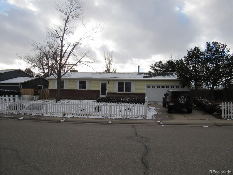 2819 Memphis St, Aurora, CO 80013