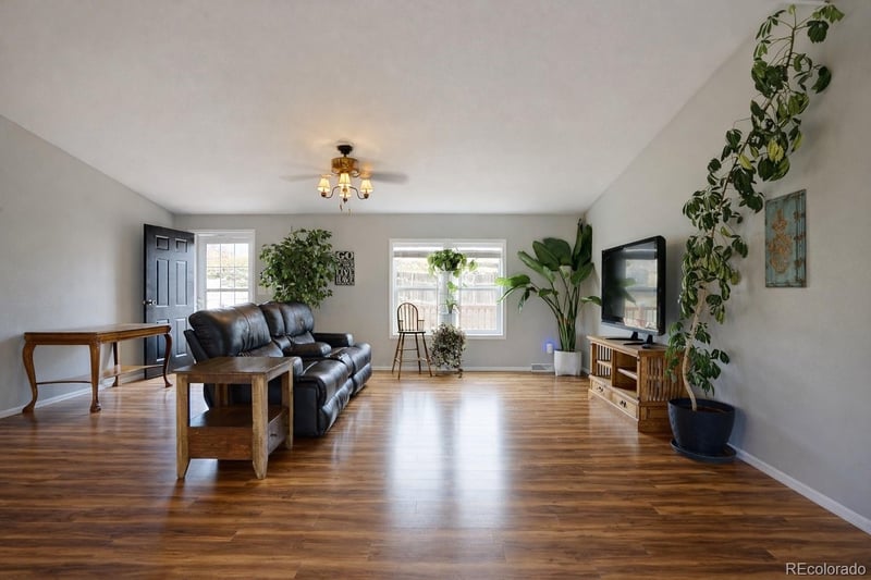 902 Willis Ave, La Veta, CO 81055