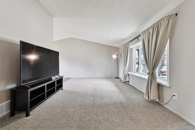 687 Phillips Dr, Littleton, CO 80122