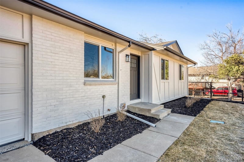 1529 Nucla St, Aurora, CO 80017