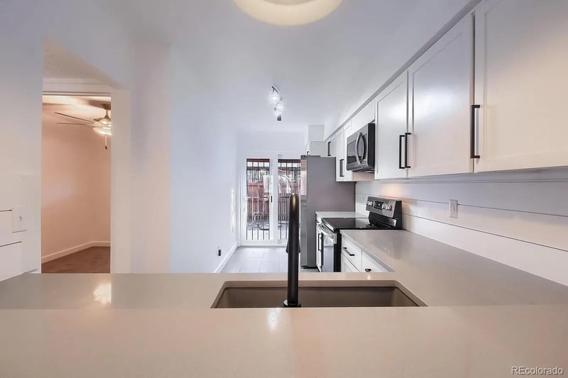 14352 Arizona Ave, Aurora, CO 80012