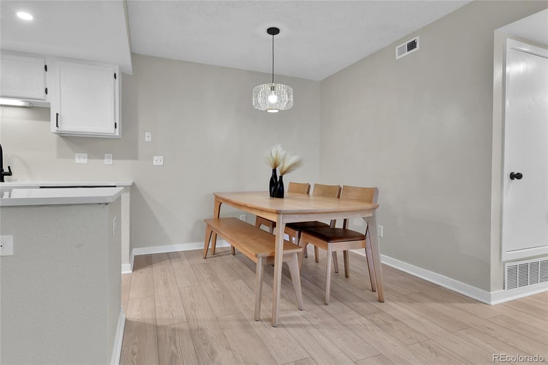 906 Walden St #104, Aurora, CO 80017