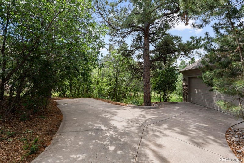 906 Greenridge Ln, Castle Pines, CO 80108
