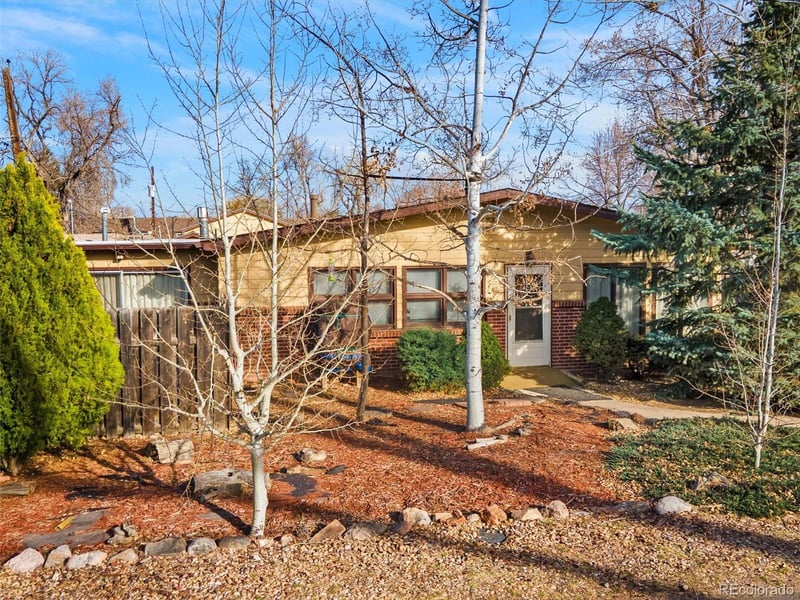 2560 Brentwood St, Lakewood, CO 80214