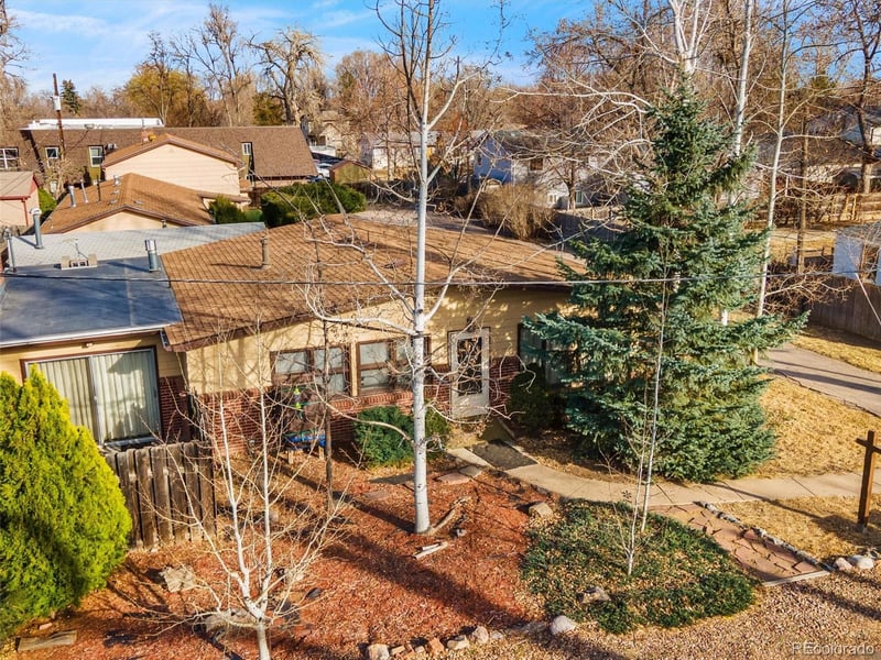 2560 Brentwood St, Lakewood, CO 80214