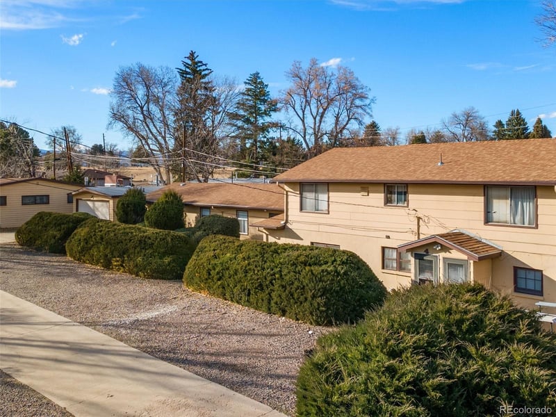 2560 Brentwood St, Lakewood, CO 80214