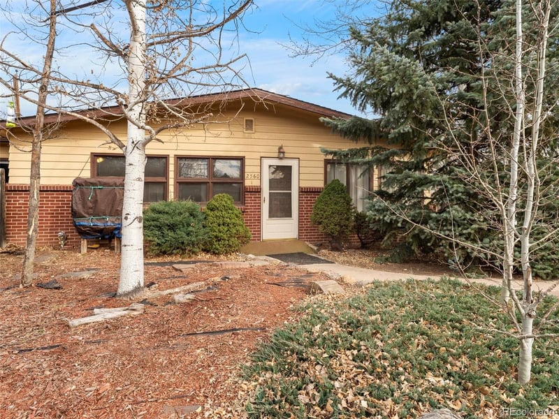 2560 Brentwood St, Lakewood, CO 80214