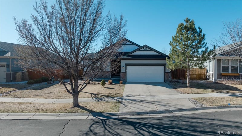 25149 Lake Pl, Aurora, CO 80016