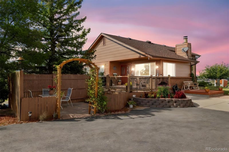 7390 S Liverpool St, Centennial, CO 80016