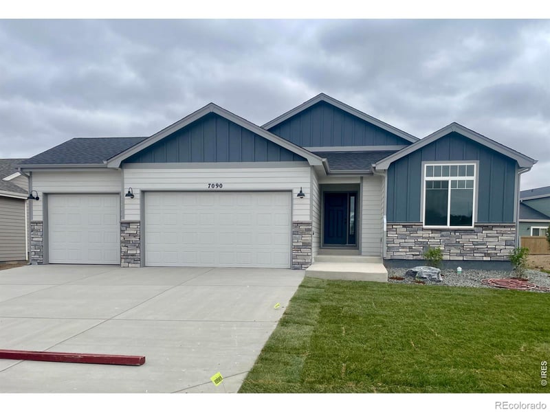 7090 Gateway Crossing St, Wellington, CO 80549