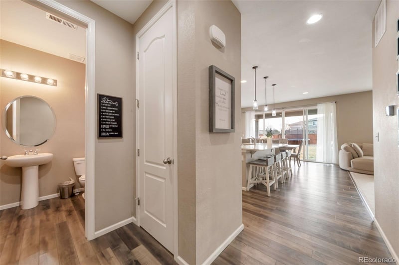 25656 Bayaud Ave, Aurora, CO 80018