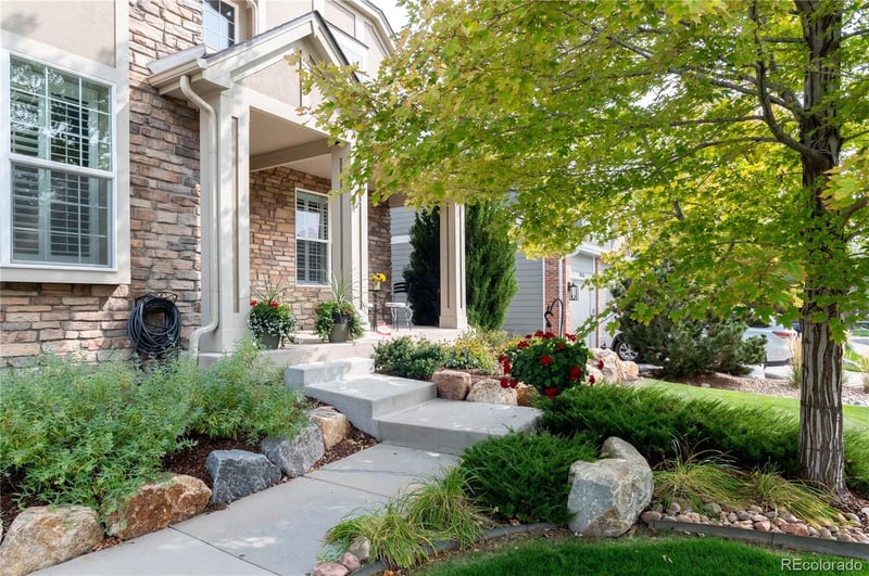 10148 Mockingbird Ln, Highlands Ranch, CO 80129