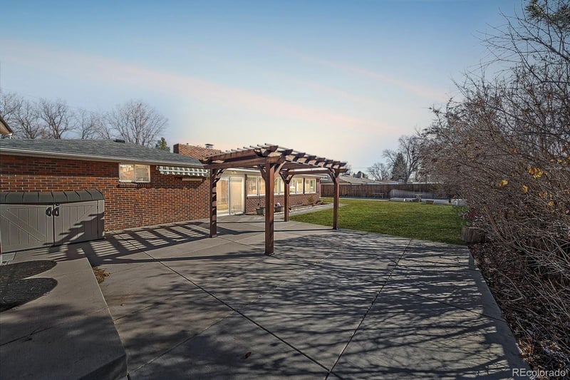 8520 59th Ave, Arvada, CO 80004