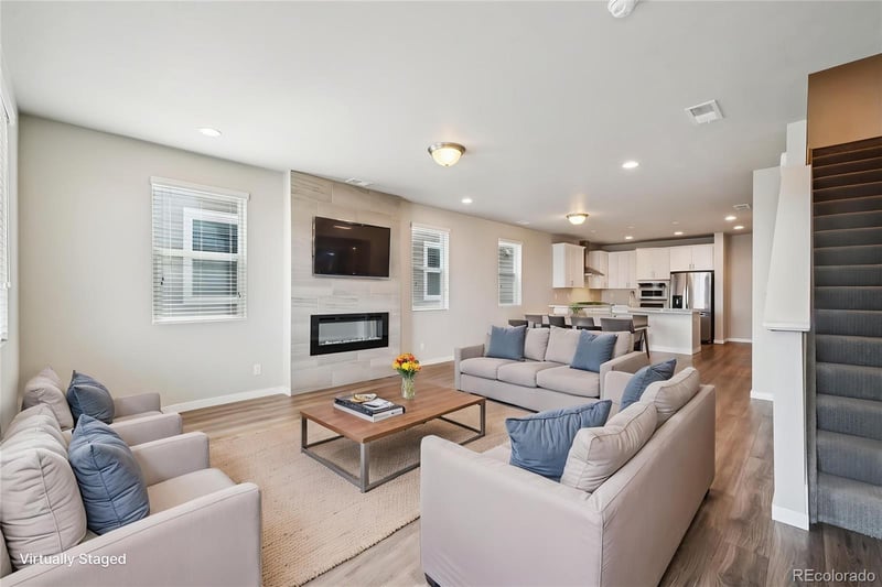 1077 Mountain Dr #A, Longmont, CO 80503