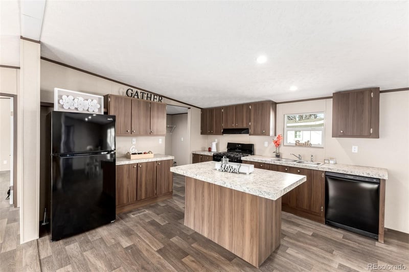 720 4th St Lot 34, Colorado Springs, CO 80907