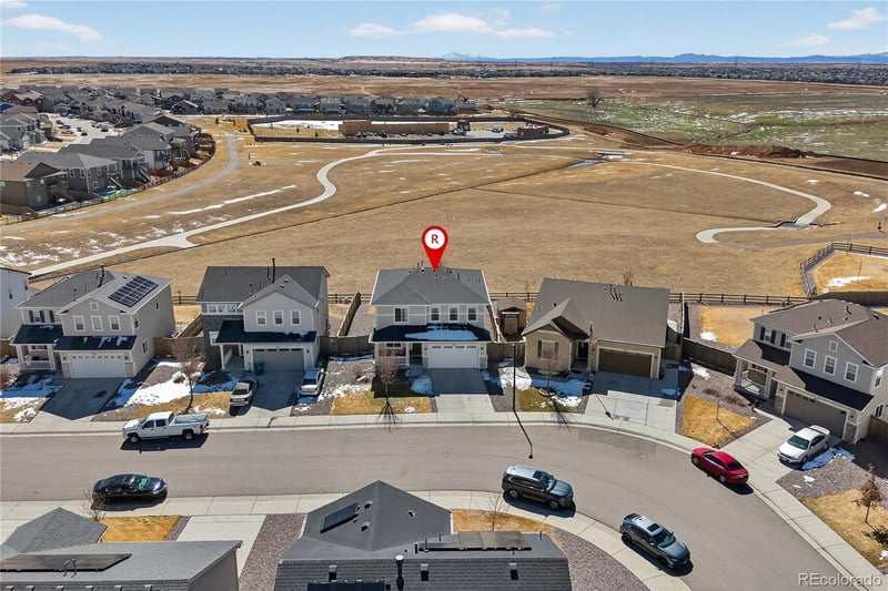 949 Undergrove Way, Aurora, CO 80018