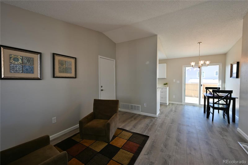 4933 Rifle Ct, Aurora, CO 80015