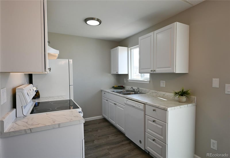 4933 Rifle Ct, Aurora, CO 80015