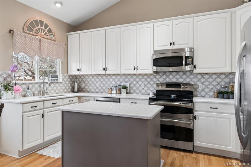 9825 Thornbury Way, Highlands Ranch, CO 80129