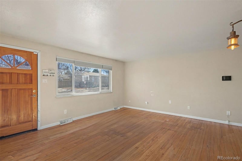 5475 Lakeview St, Littleton, CO 80120