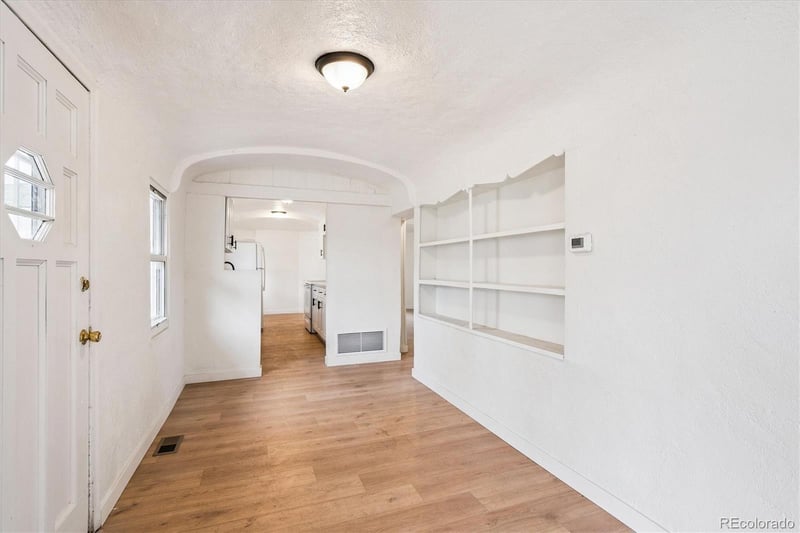 2110 Eagle Cir Ct, Aurora, CO 80011