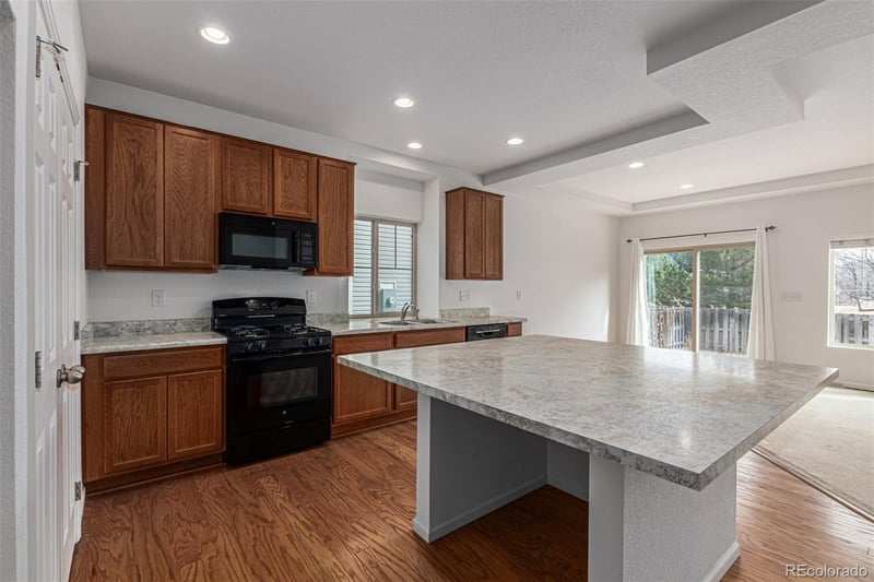 10536 Racine Way, Commerce City, CO 80022