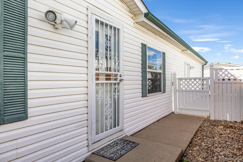 9024 Madeleine St, Denver, CO 80260