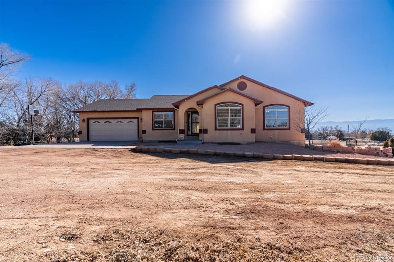 330 7th St, Penrose, CO 81240