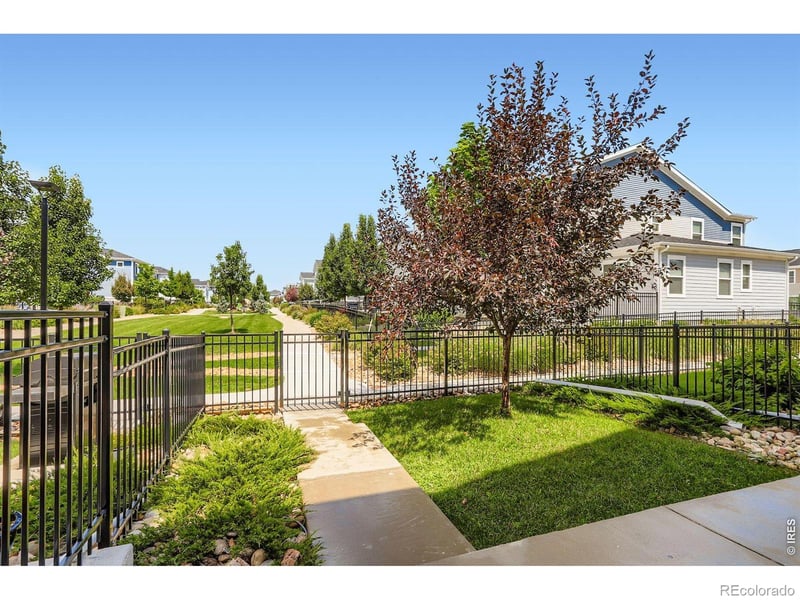 690 Stonebridge Dr, Longmont, CO 80503