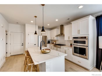 2815 Bear Springs Cir, Longmont, CO 80503