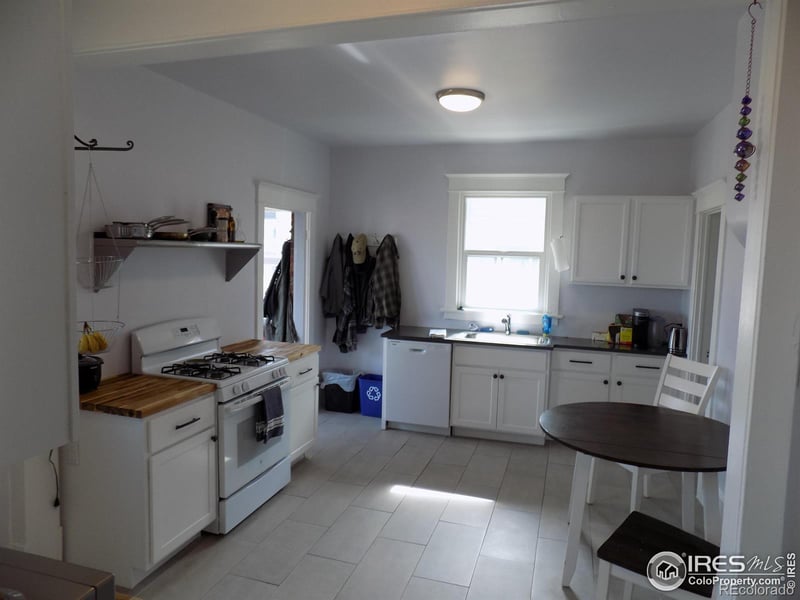 2475 Yukon Dr, Longmont, CO 80504