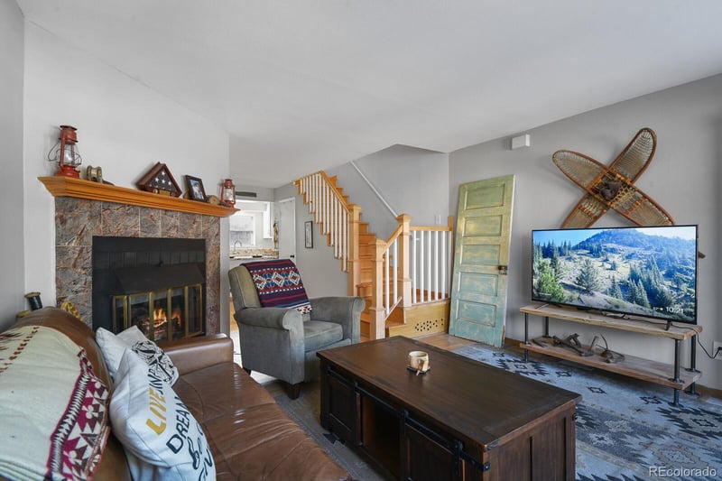 10386 Dartmouth Ave, Lakewood, CO 80227