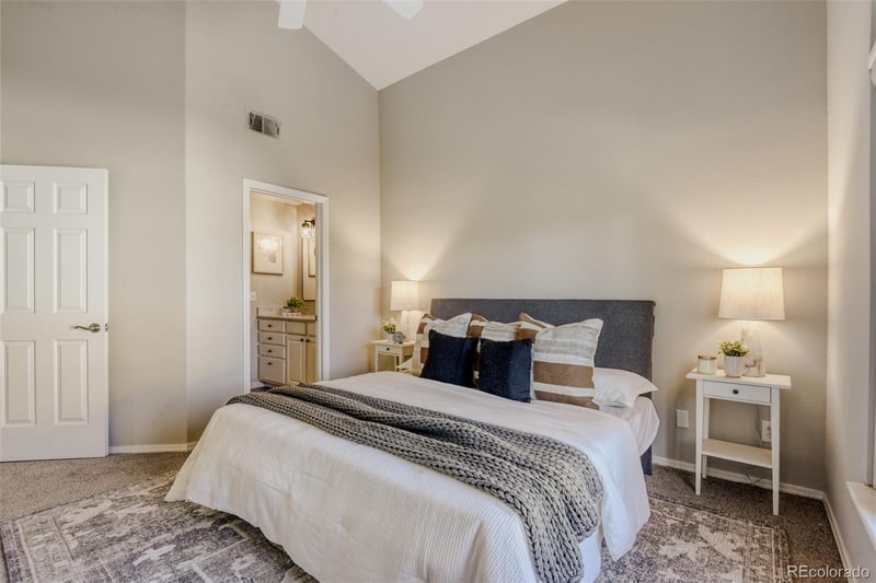 8693 Dry Creek Rd #922, Centennial, CO 80112