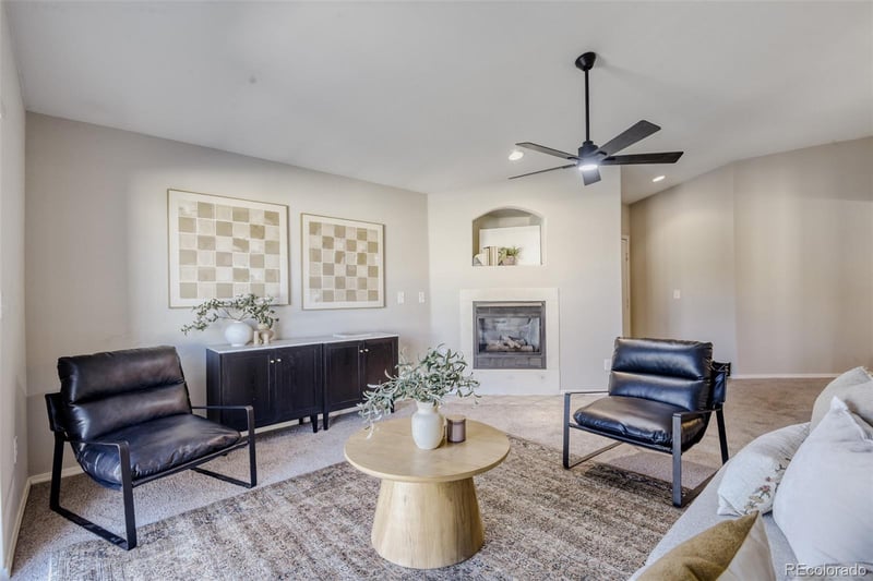 8693 E Dry Creek Rd #922, Centennial, CO 80112