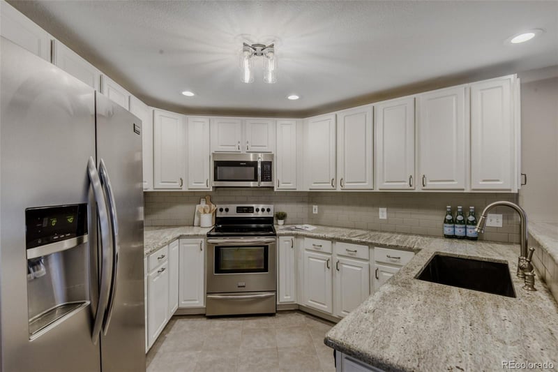 8693 E Dry Creek Rd #922, Centennial, CO 80112