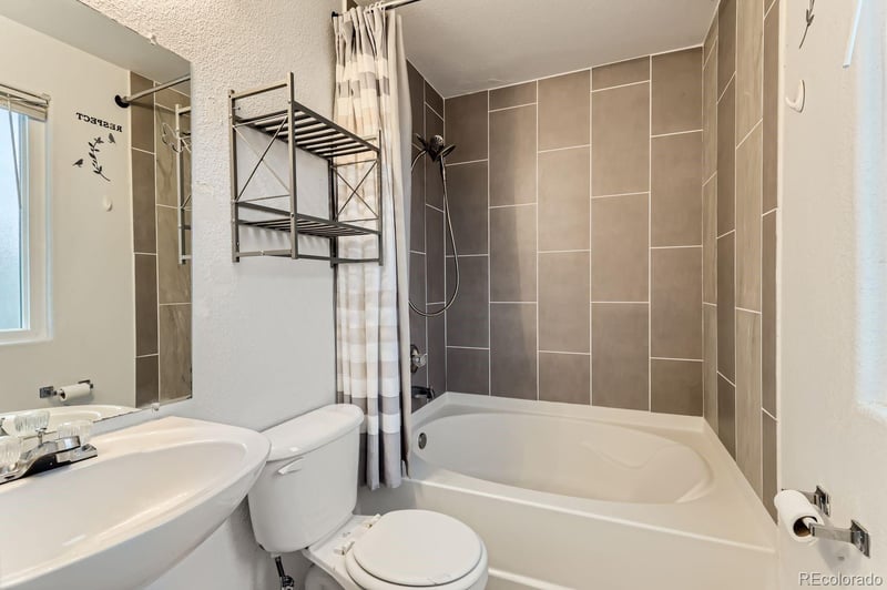 128 Moline St, Aurora, CO 80012