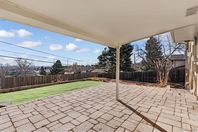 960 Arbutus St, Lakewood, CO 80228